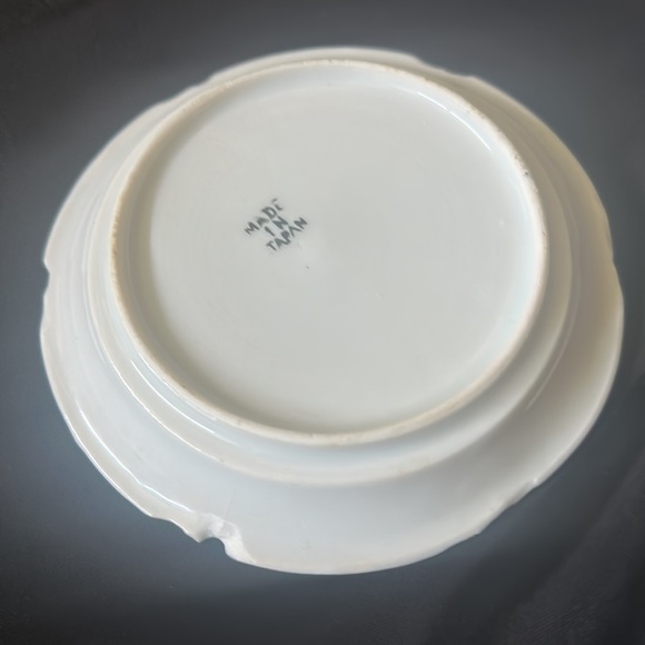 Vintage Nippon Creamer w/Saucer - Picture 11 of 12